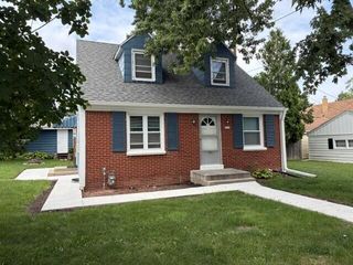 5010 W Euclid AVENUE, Milwaukee, WI 53219