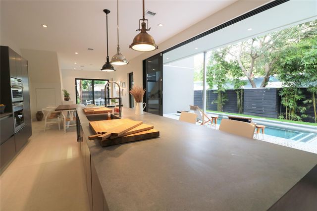 617 SW 10th St, Fort Lauderdale, FL 33315