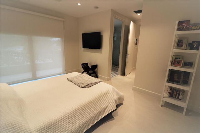 617 SW 10th St, Fort Lauderdale, FL 33315