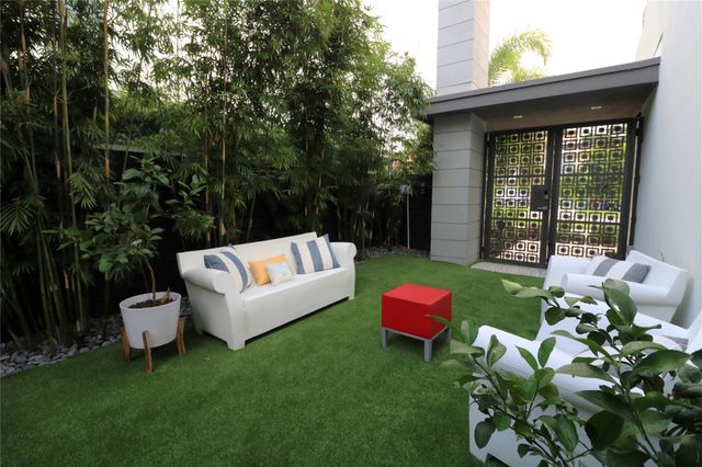 617 SW 10th St, Fort Lauderdale, FL 33315