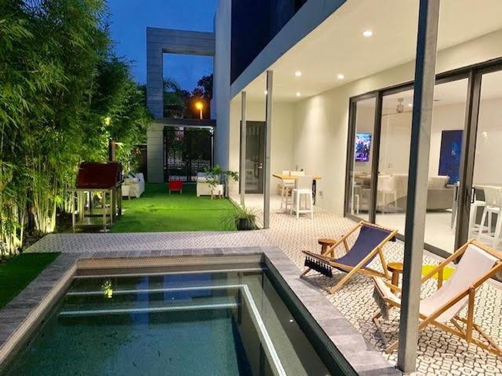 617 SW 10th St, Fort Lauderdale, FL 33315