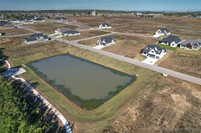 2718 E 134th Circle, Bixby, OK 74008