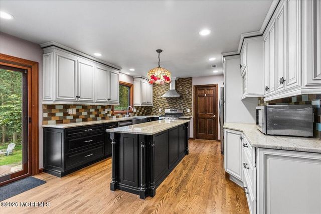 49 Pheasant Run, Freehold, NJ 07728