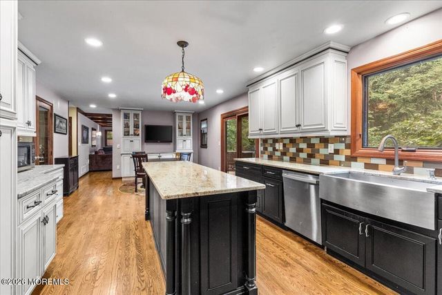 49 Pheasant Run, Freehold, NJ 07728