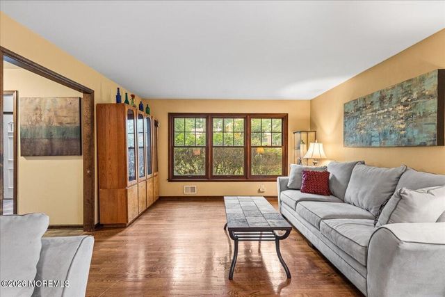 49 Pheasant Run, Freehold, NJ 07728