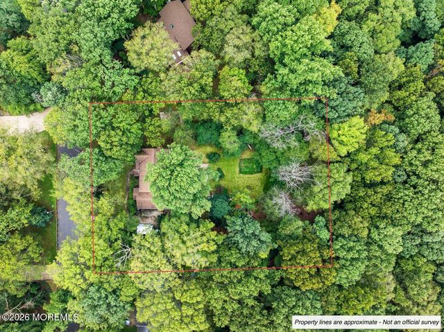49 Pheasant Run, Freehold, NJ 07728