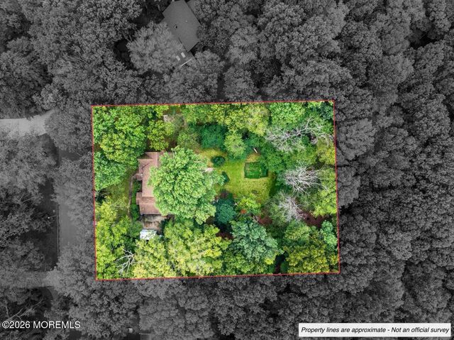 49 Pheasant Run, Freehold, NJ 07728