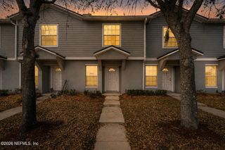 8436 MCGIRTS VILLAGE Lane 9F, Jacksonville, FL 32210
