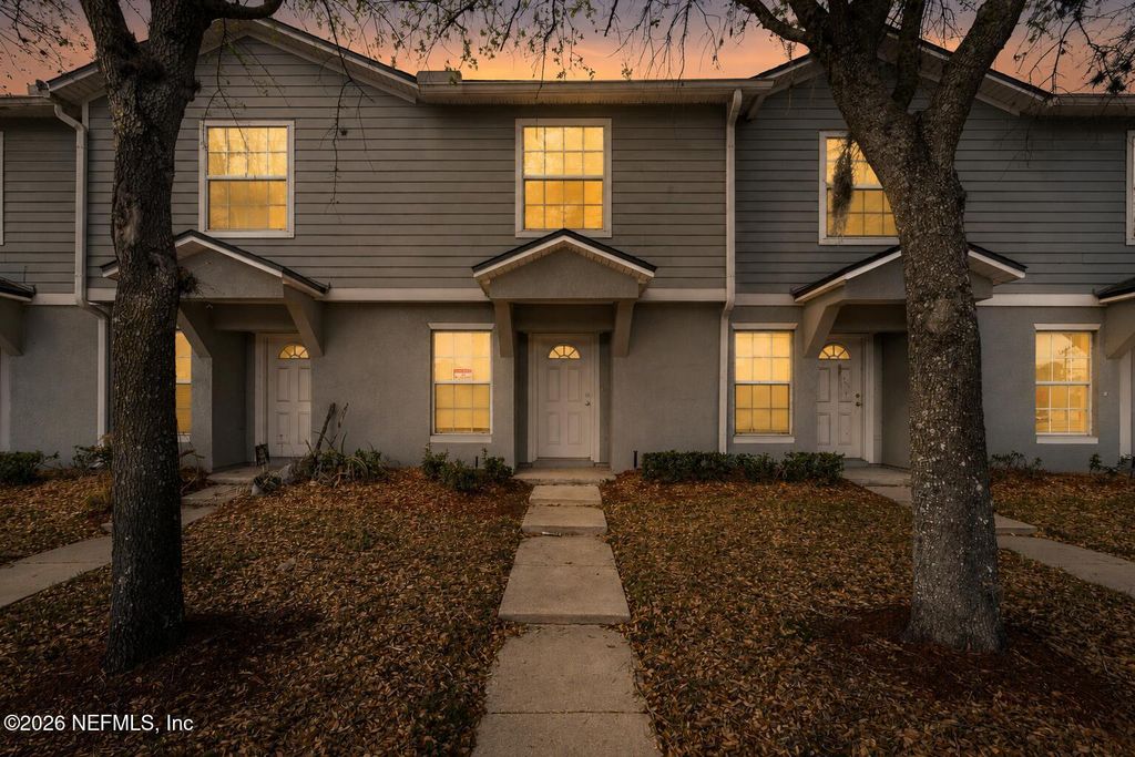 8436 MCGIRTS VILLAGE Lane 9F, Jacksonville, FL 32210