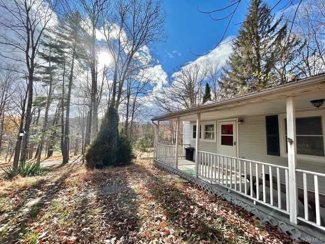 335 Tempaloni Rd, Spring Glen, NY 12483
