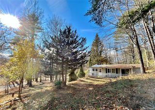 335 Tempaloni Rd, Spring Glen, NY 12483