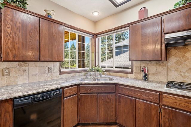11925 N Morton Dr, Spokane, WA 99218