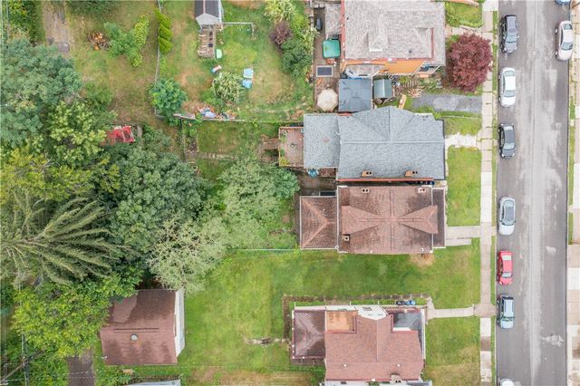 138 LINNVIEW, Carrick, PA 15210