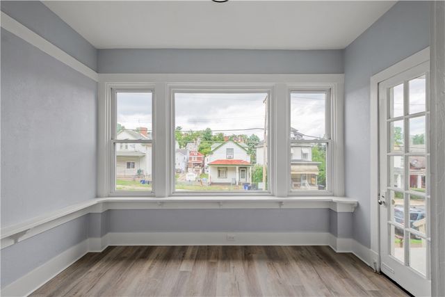 138 LINNVIEW, Carrick, PA 15210