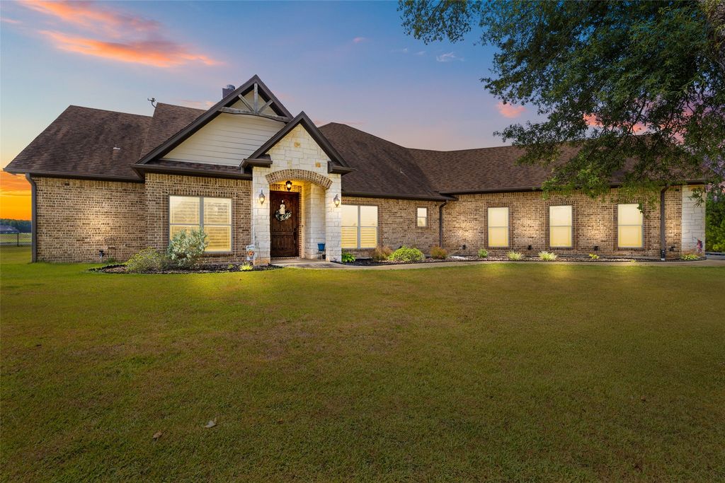 215 Deerfield Lake Circle, Hallsville, TX 75605