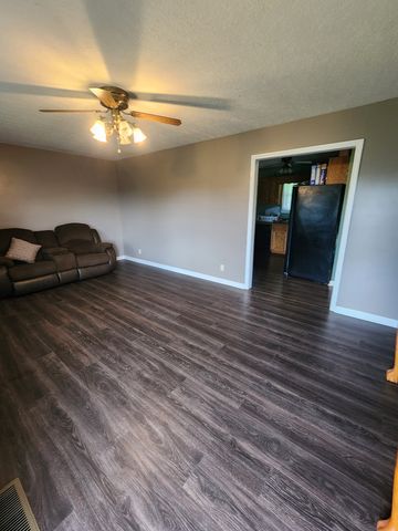 133 Sugar Creek Dr, Mcminnville, TN 37110