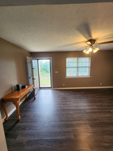 133 Sugar Creek Dr, Mcminnville, TN 37110