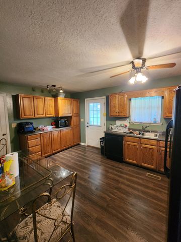 133 Sugar Creek Dr, Mcminnville, TN 37110