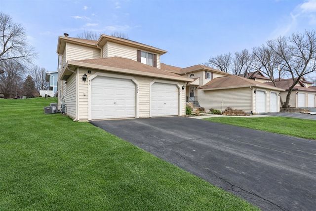 2404 Danbury Drive B1, Woodridge, IL 60517
