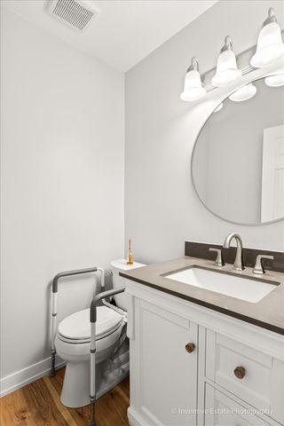 2404 Danbury Drive B1, Woodridge, IL 60517