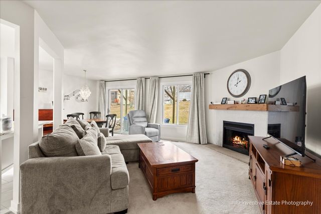 2404 Danbury Drive B1, Woodridge, IL 60517