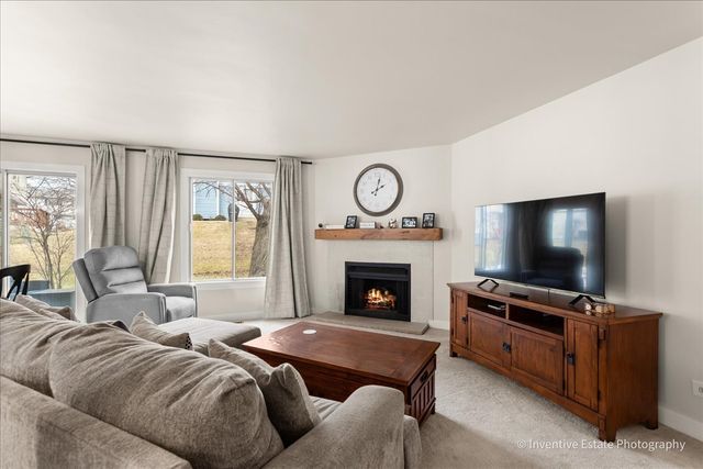 2404 Danbury Drive B1, Woodridge, IL 60517