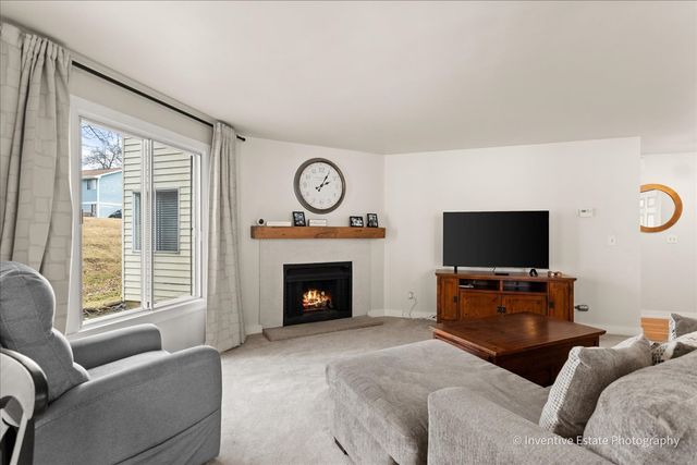 2404 Danbury Drive B1, Woodridge, IL 60517