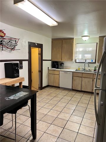 621 W 6th Street, Chico, CA 95928