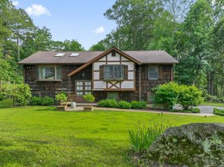 16 Pond Crest Road, Danbury, CT 06811