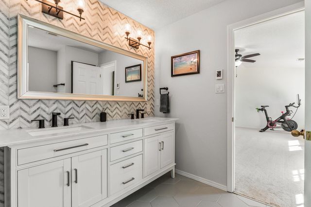 5505 Camino Arbustos NE, Albuquerque, NM 87111