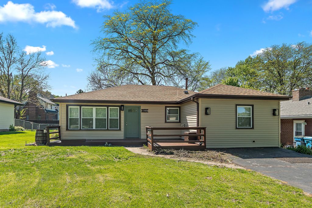 11920 S 74th Avenue, Palos Heights, IL 60463