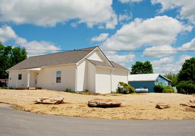 1000 Cleveland Ford Road, Nicholasville, KY 40356