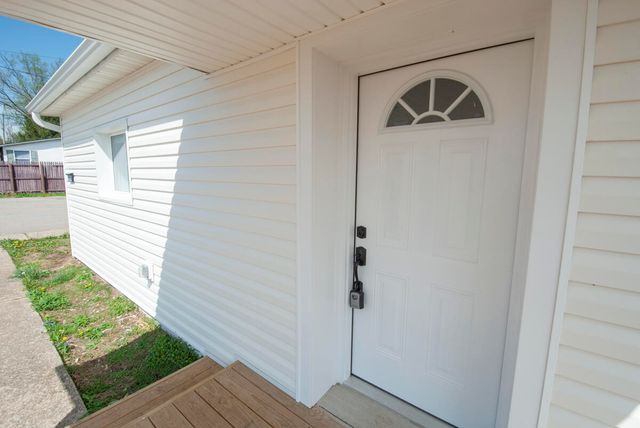 1000 Cleveland Ford Road, Nicholasville, KY 40356