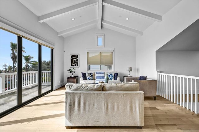 7209 Fay Ave, La Jolla, CA 92037