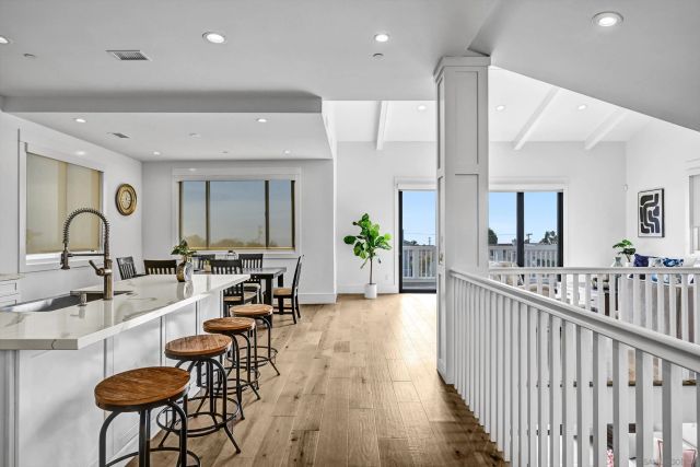 7209 Fay Ave, La Jolla, CA 92037