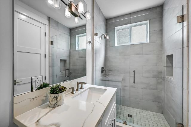 7209 Fay Ave, La Jolla, CA 92037