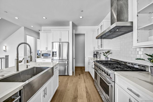 7209 Fay Ave, La Jolla, CA 92037