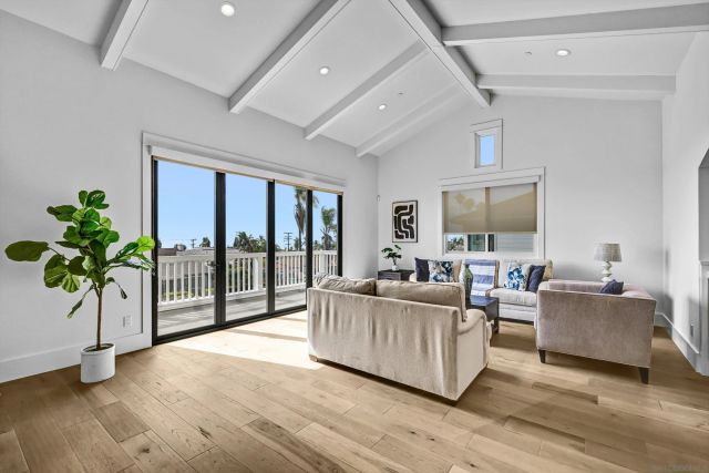 7209 Fay Ave, La Jolla, CA 92037