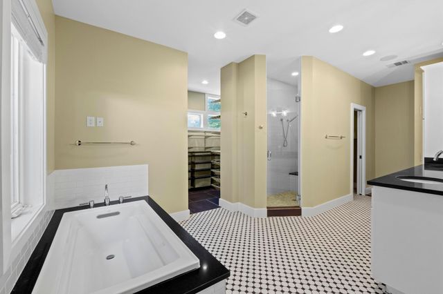 2609 Oakhaven DR, Austin, TX 78704