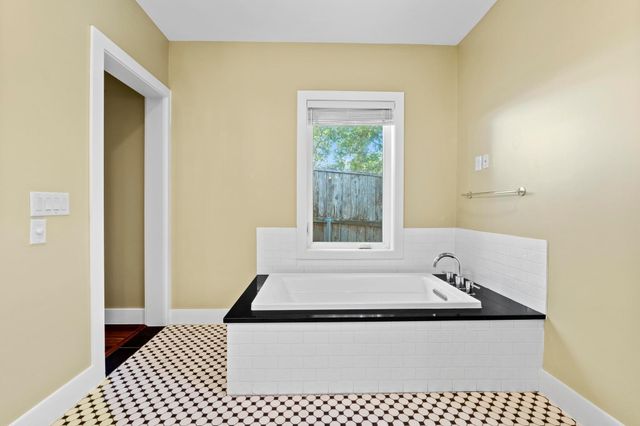 2609 Oakhaven DR, Austin, TX 78704