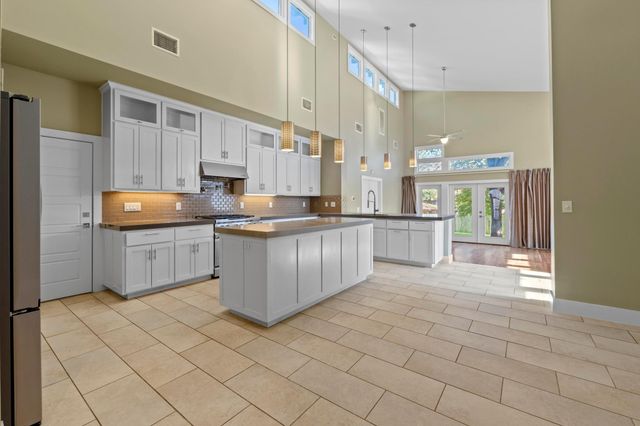 2609 Oakhaven DR, Austin, TX 78704