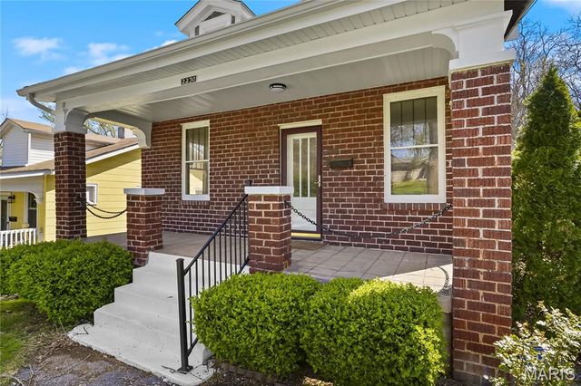 2230 Northbury Lane, St Louis, MO 63114