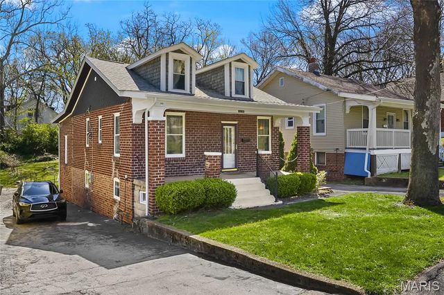 2230 Northbury Lane, St Louis, MO 63114