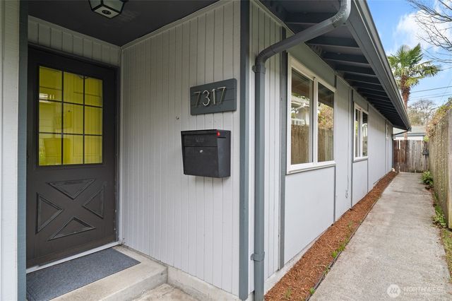 7317 30th Avenue SW, Seattle, WA 98126