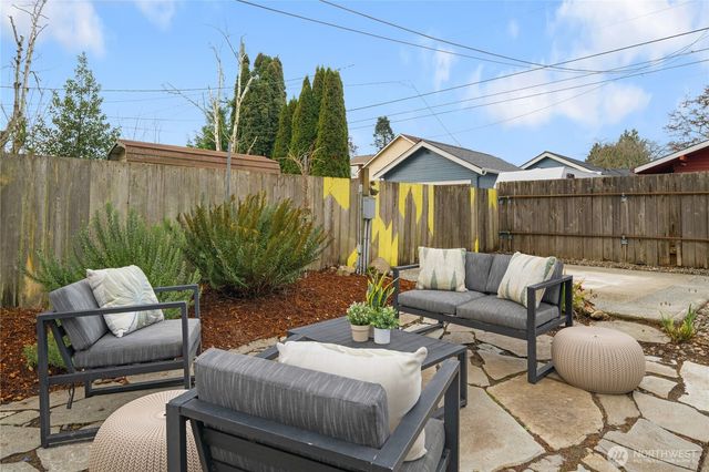 7317 30th Avenue SW, Seattle, WA 98126