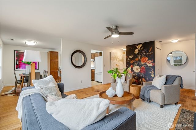 7317 30th Avenue SW, Seattle, WA 98126