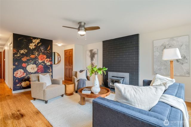 7317 30th Avenue SW, Seattle, WA 98126