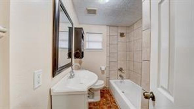 6907 Gainesville Street, Houston, TX 77020
