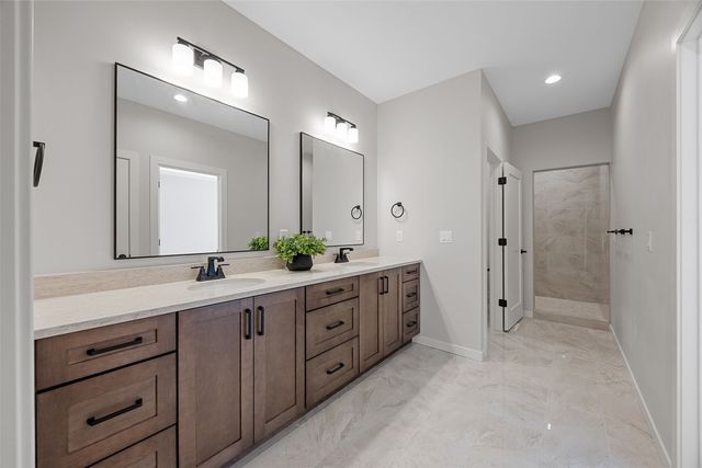 624 Rock Ridge Road, Tiffin, IA 52340