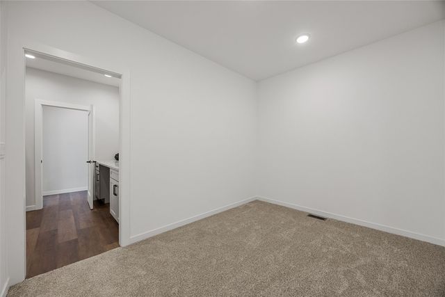 624 Rock Ridge Road, Tiffin, IA 52340